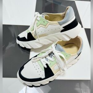 4CCCCEES
TURA ORI AIR